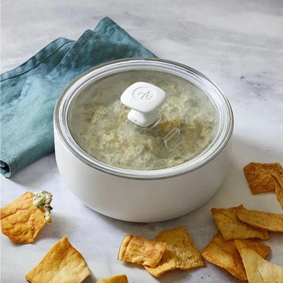 New in Box Pampered Chef 1-qt. Insulated Serving Bowl - Picture 1 of 4